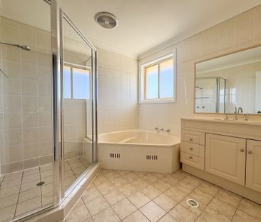 4 Bedroom Family Home - Photo 1