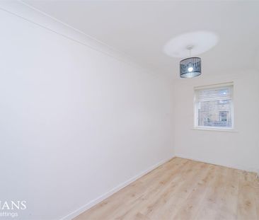 Village Court, Whitworth, Rochdale - Photo 3