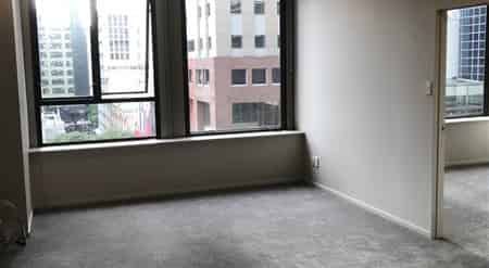 Close to the centre of it all! - Photo 2