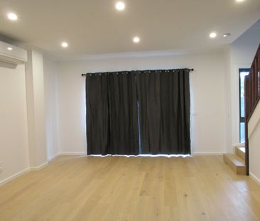 Brand new modern townhouse! - Photo 3