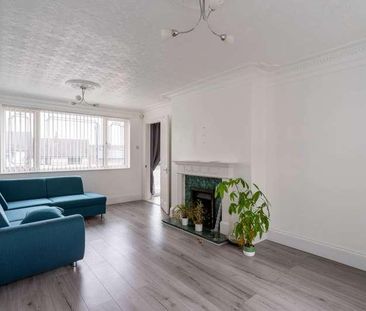 Livingstone Road, Gravesend, Kent, DA12 - Photo 2