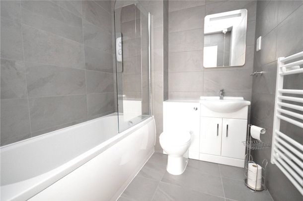 25, The Oaks, Leeds, West Yorkshire, LS10 4GZ - Photo 1