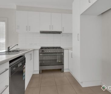 LOCATION - LIFESTYLE - LOW MAINTENANCE - Photo 5