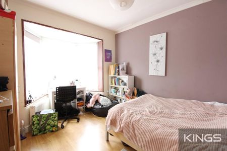 6 bedroom terraced house to rent - Photo 4