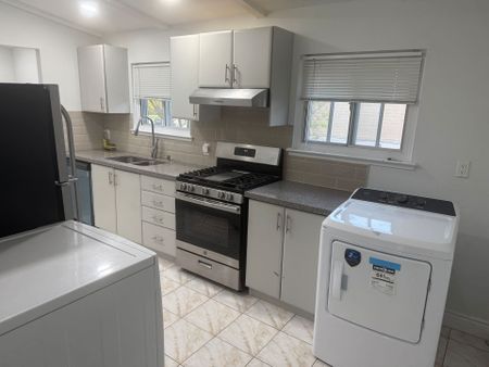 For Lease - 45 Elmvale Crescent Unit# UPPER, Toronto, Ontario - Photo 3