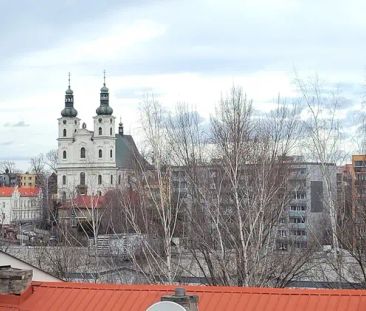 velkometrážní byt 2+1, vybavený, Zámecké náměstí, Frýdek - Fotografie 1