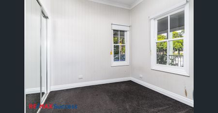 Charming North Toowoomba Unit with Modern Comforts - Photo 3