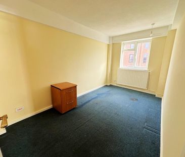 3 bedroom apartment to rent - Photo 4