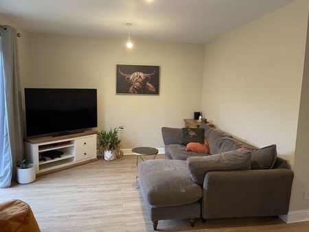 4 bedroom detached house to rent - Photo 2