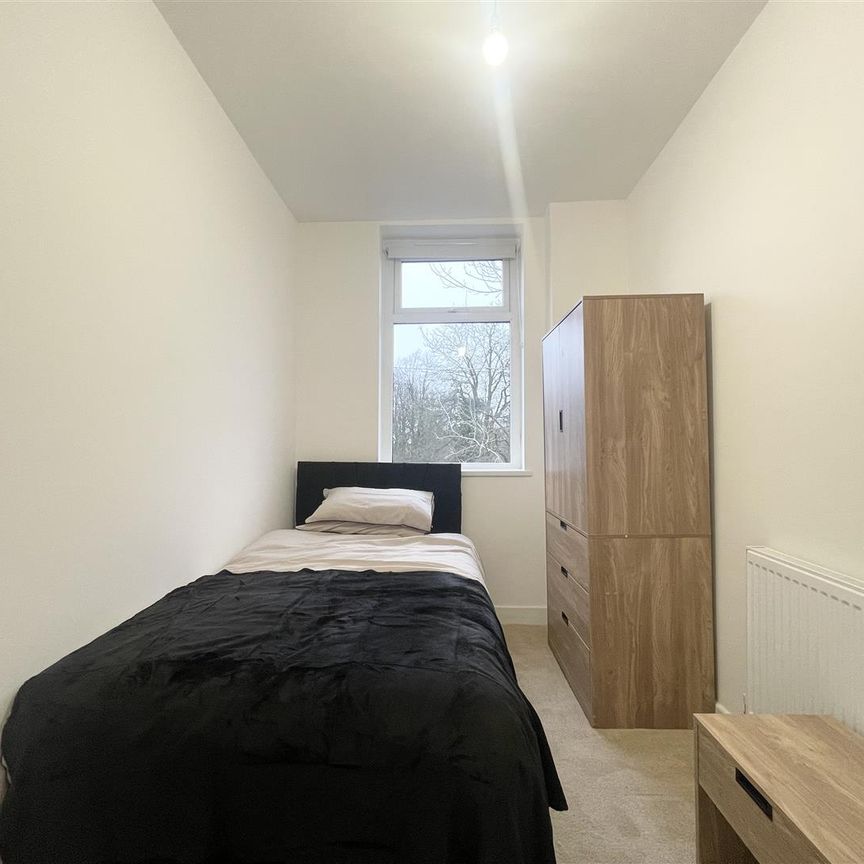 1 bed house share to rent in Coal Clough Lane, Burnley, BB11 - Photo 1