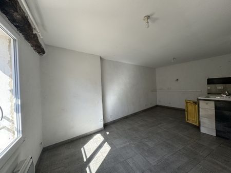 Location Appartement 3 pièces 80m² TOURVES 83170 - Photo 2