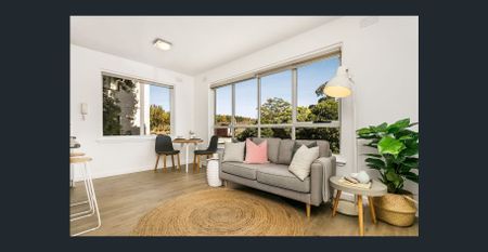 Fabulous North Facing - Photo 5