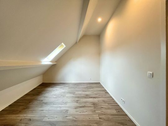 Tof duplex-appartement in het centrum van Heist - Photo 1