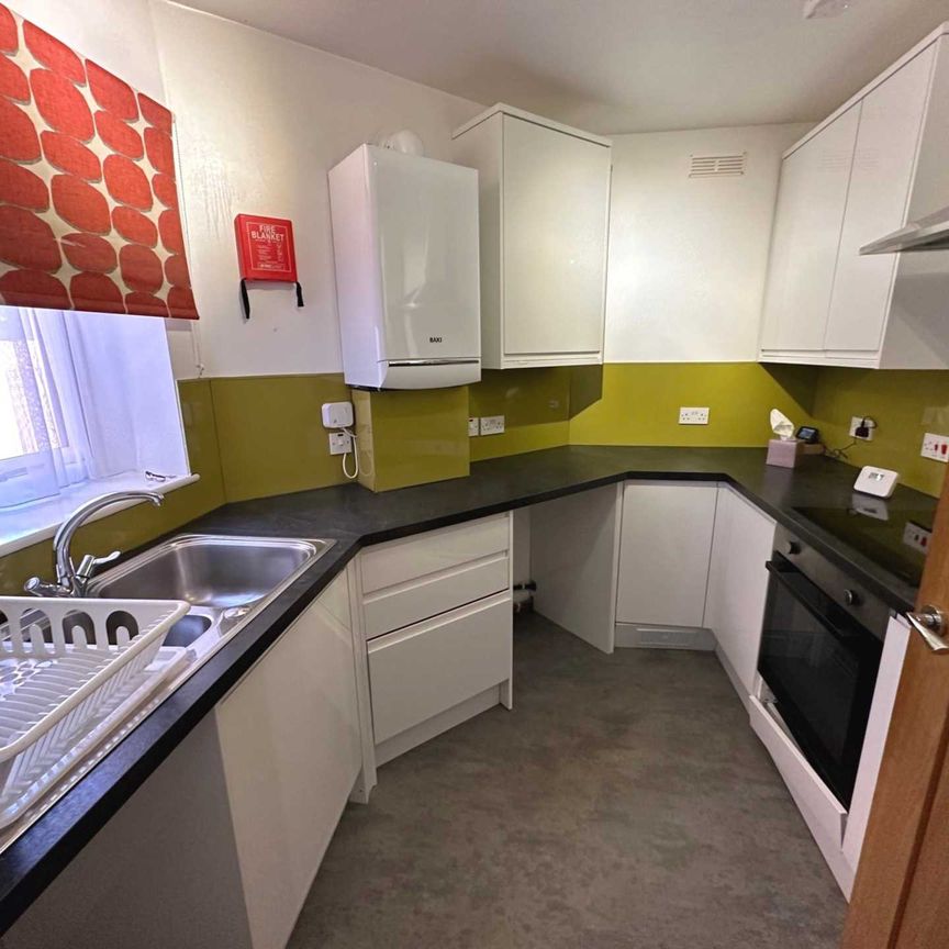 OIRO £1,750 pcm - Available 06/12/2025 - Unfurnished - Photo 1