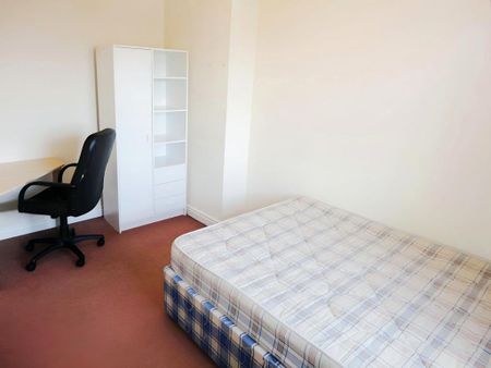 6 bedroom terraced house to rent - Photo 3