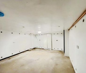 4 bedroom end of terrace house to rent - Photo 6