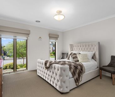 Spacious Family Living in Hawkstowe Estate - Photo 3