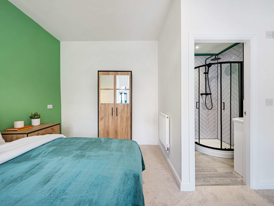 Newly Refurbished 7-Bed House Share In L13! Room 3 (Double) - Photo 1