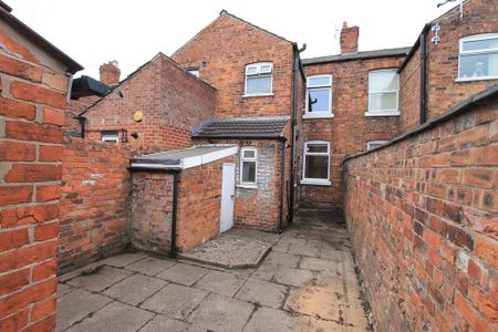 2 bedroom terraced house to rent - Photo 5