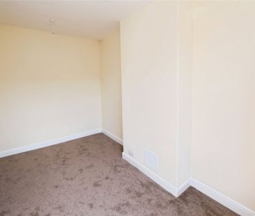 Tilbury Avenue, Holbeck, Leeds, West Yorkshire, LS11 - Photo 1