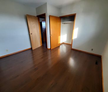 2 Bed, 2 Bath Half Duplex in West Park! - Photo 6
