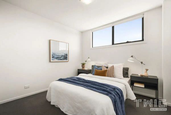 “Light, Bright & Centrally Located” - Photo 1