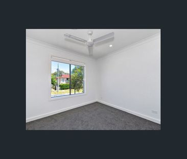 MODERN FOUR BEDROOM DUPLEX - FURNISHED - Photo 3