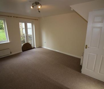 2 bedroom end of terrace house to rent - Photo 2