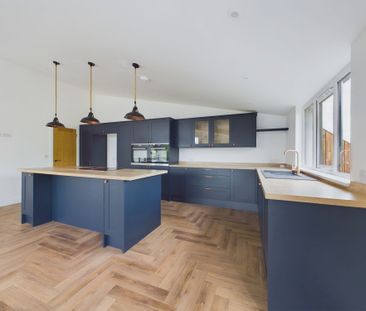 Four bed end of terrace house to rent in Boyton, Launceston, PL15 - Photo 2