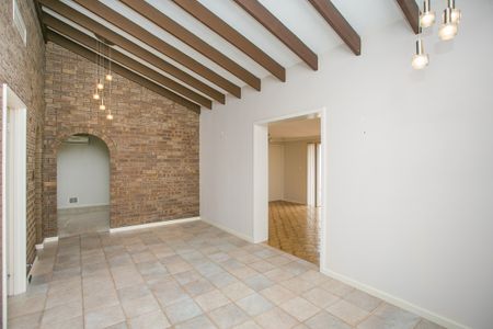 4-Bedroom House in Thornlie - Your Perfect Home Awaits! - Photo 3