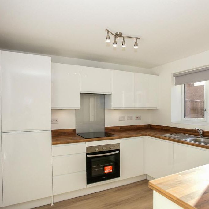 4 bedroom property to rent - Photo 1