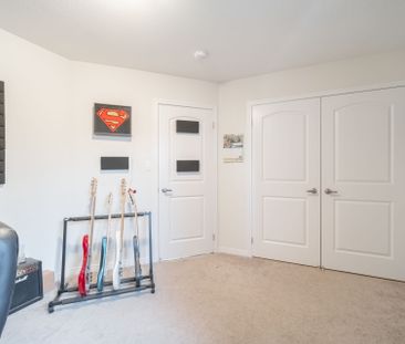 For Lease - 10 Alexandra Drive, Thorold, Ontario - Photo 5