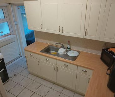 8 bedroom house share to rent - Photo 4