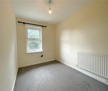 2 bedroom end of terrace house to rent - Photo 6