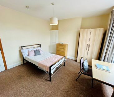 4 bedroom terraced house to rent - Photo 6