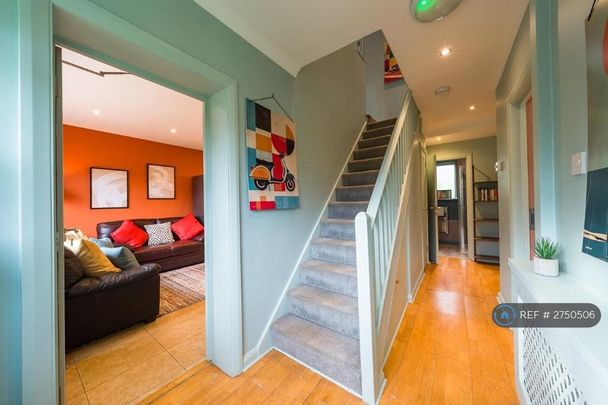 1 bedroom in a house share to rent - Photo 1