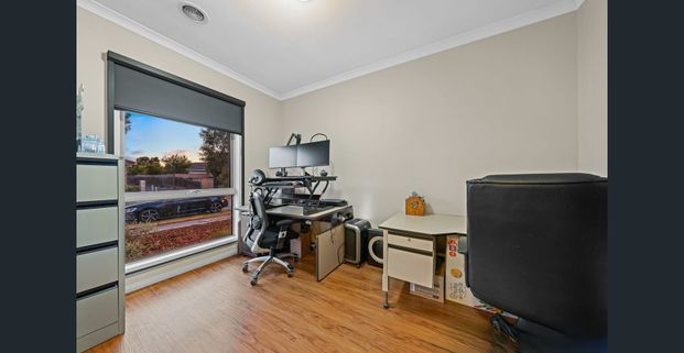 Stylish Family Home with Modern Comforts in Prime Lynbrook Location! - Photo 1