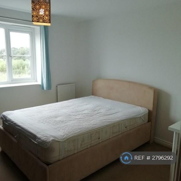 3 bedroom flat to rent - Photo 1