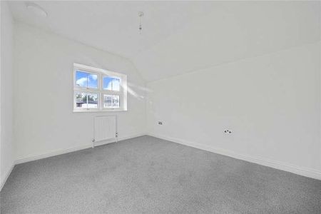 Brookwood, Woking, Surrey, GU24 - Photo 4