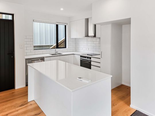 Modern & Low-Maintenance 3-Bedroom Townhouse in Stokes Valley - Photo 1