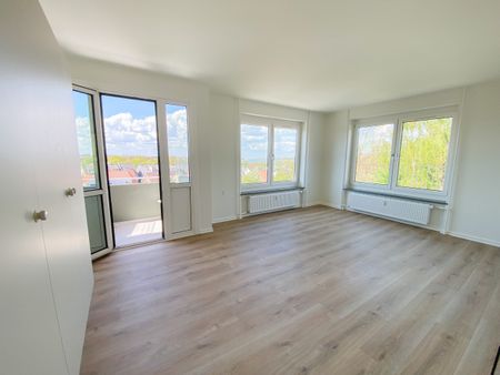 Nyrenoveret 1-værelses lejlighed med altan - Foto 4