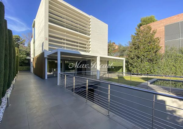 Exclusiva casa de diseño en La Bonanova