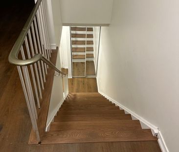 For Lease - 22 Hazelglen Court, Brampton, Ontario - Photo 2