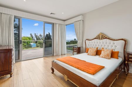 Beachfront Luxury Townhouse - Photo 4