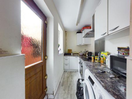 2 bedroom terraced house to rent - Photo 5