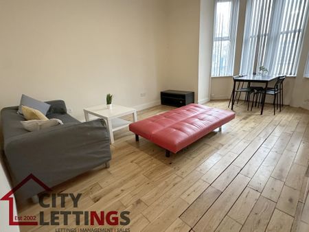 2 Bedroom Flat - Photo 3
