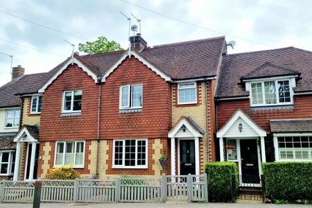 3 bedroom terraced house to rent - Photo 2