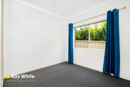 Modern 3 Bedroom Brick Home - Photo 5