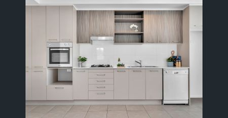 Modern unit in prime location - Photo 3