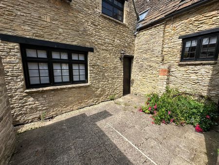 The Street, Chippenham, Grittleton - Photo 3